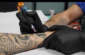 Guante de Nitrilo para Tatuadores (Grippaz 580NR)