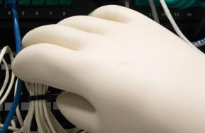 Utilización de guantes dieléctricos