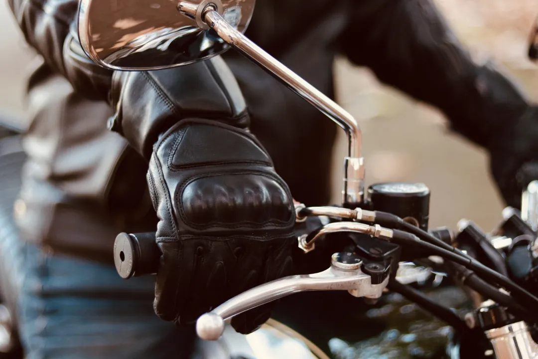 Guantes homologados para motoristas