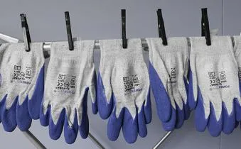 guantes tendidos