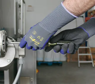 Nitrile Gloves Towa - CJ568 ACTIVGRIP Uso